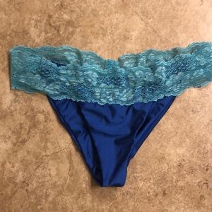 Beach Bunny lace bottoms